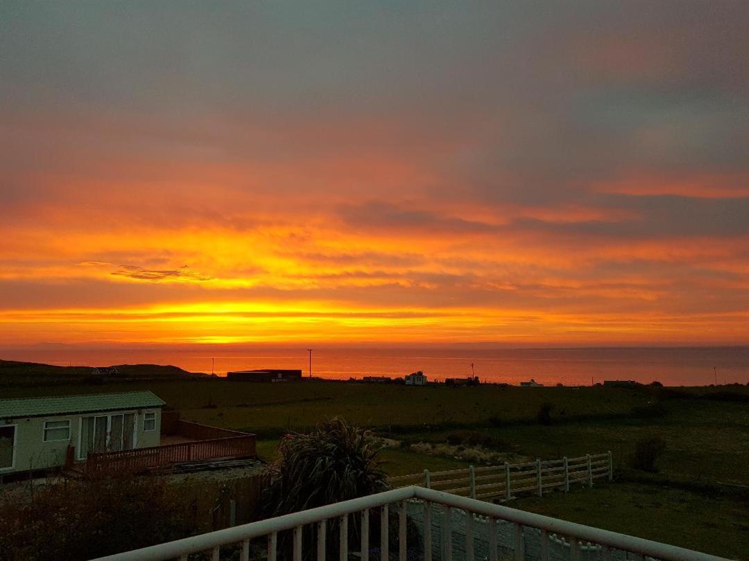 Castlemagee Sunrise View Bed & Breakfast エクステリア 写真