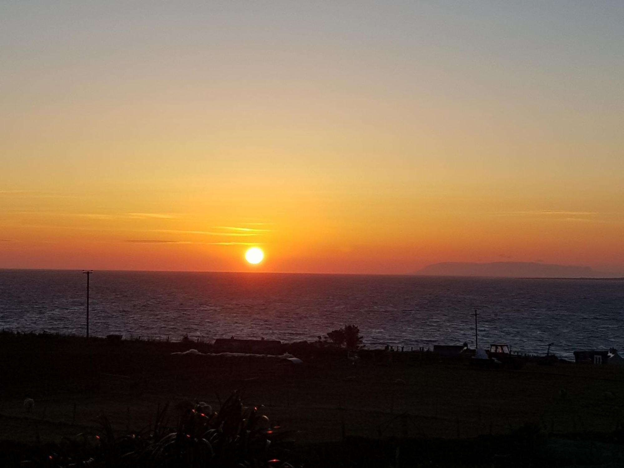 Castlemagee Sunrise View Bed & Breakfast エクステリア 写真