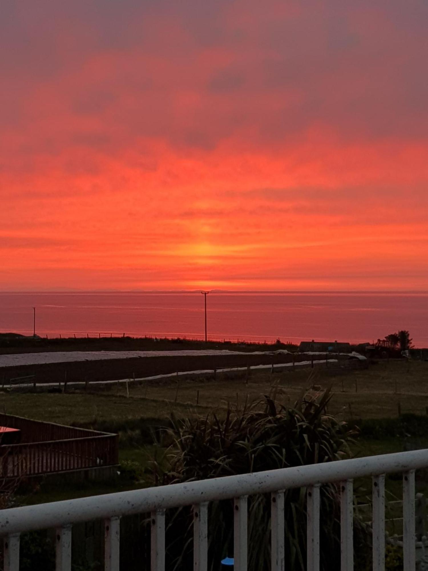 Castlemagee Sunrise View Bed & Breakfast エクステリア 写真