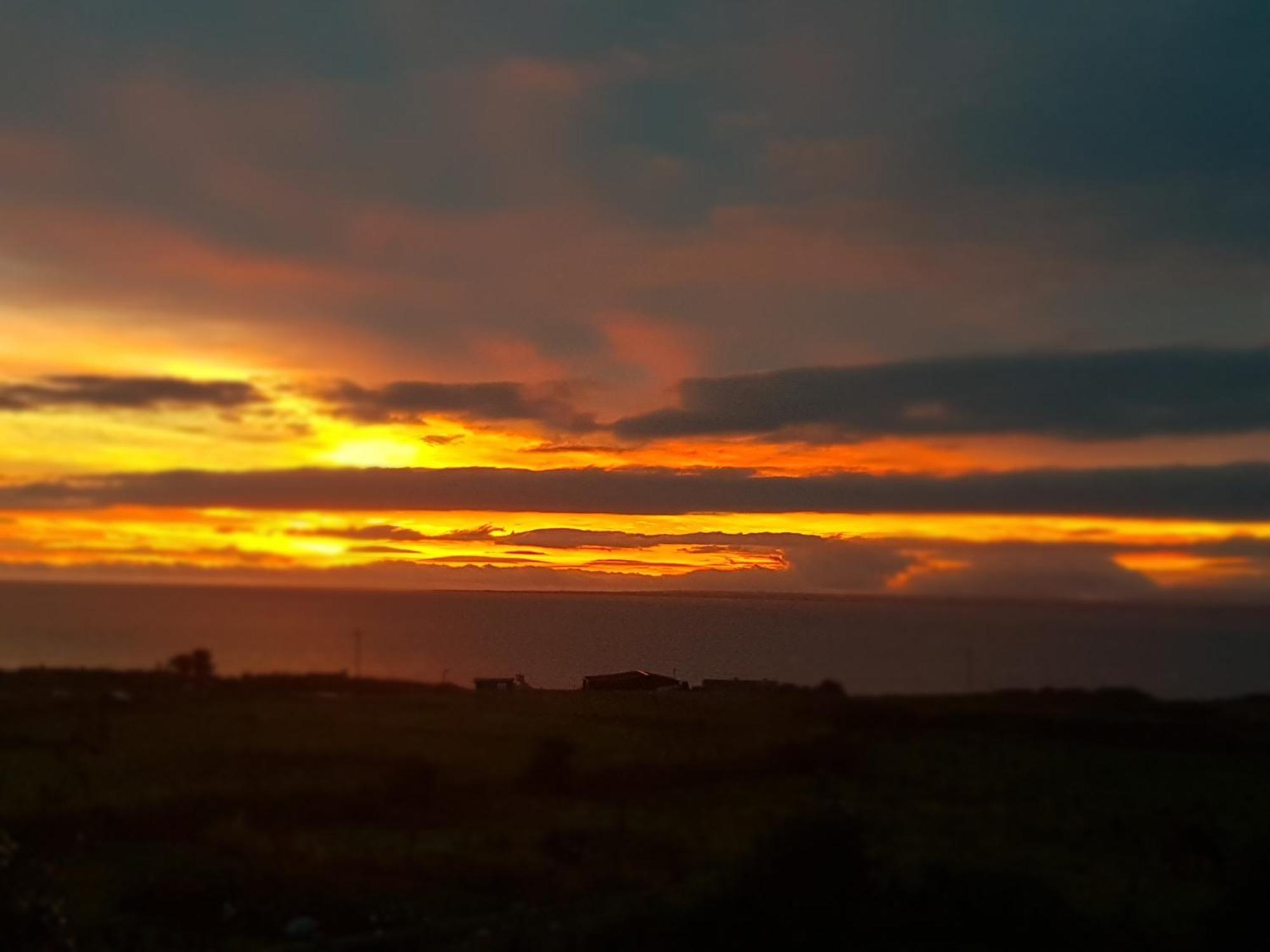 Castlemagee Sunrise View Bed & Breakfast エクステリア 写真